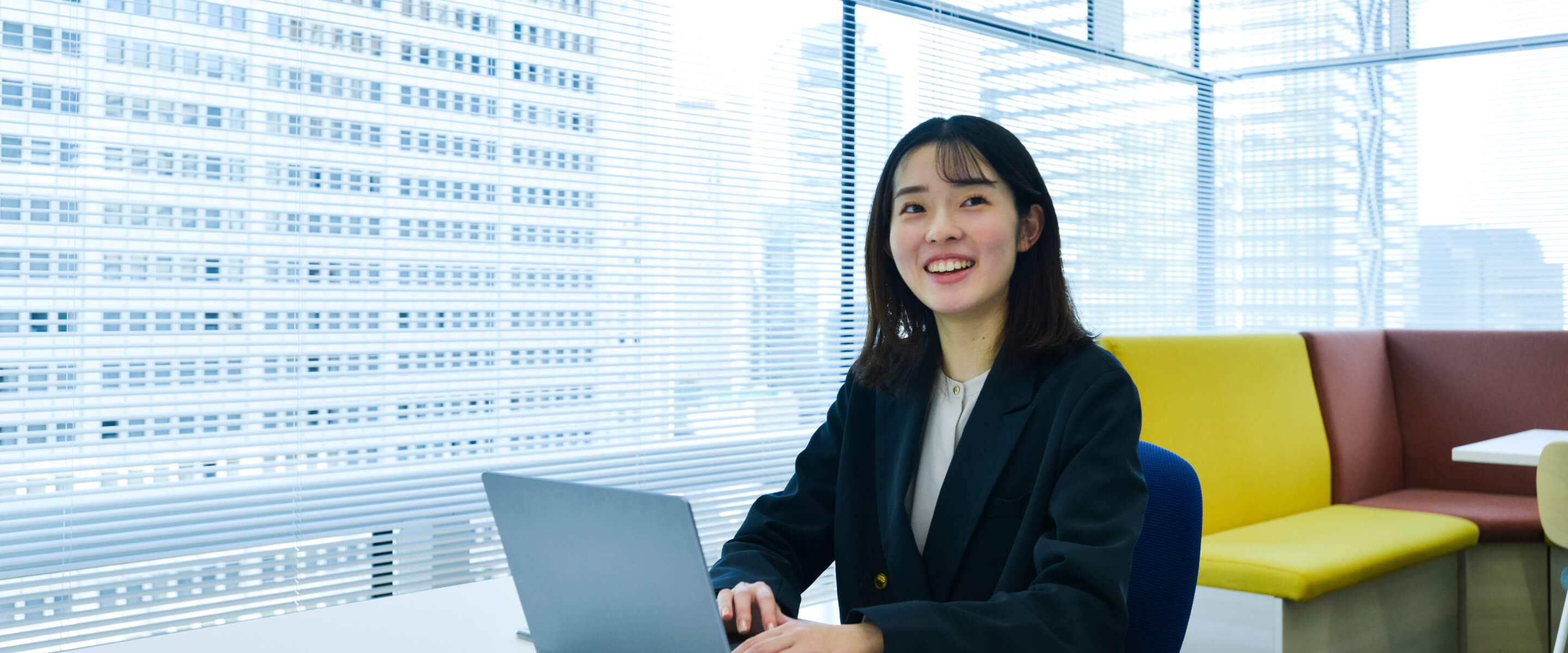 仕事内容 JR東日本グループ企業の給与計算業務。約3,000名の給与を、確実に支給する。