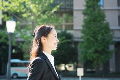 仕事中の悩みを安心して相談できます